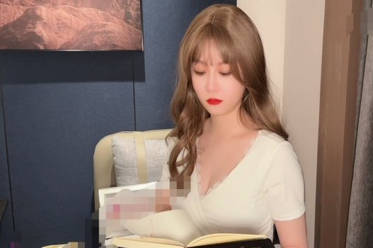 sex alyri Tỉnh rượu thì phát hiện đang chung giường với cô chủ quán bar